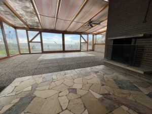 Wintergarten mit Kamin