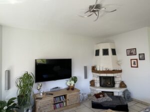 Wohnzimmer mit Kamin EG