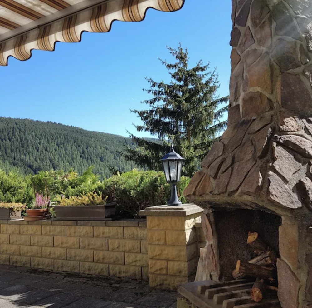 Terrasse mit Kamin